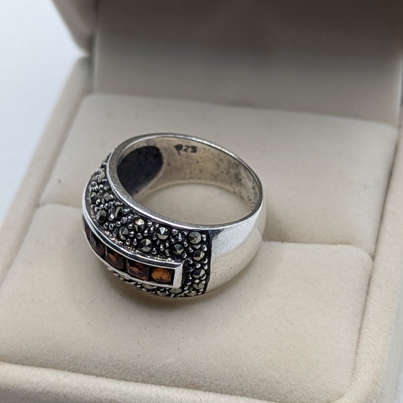 Silver and Purple Gemstone Ring - Picture 2 of 3